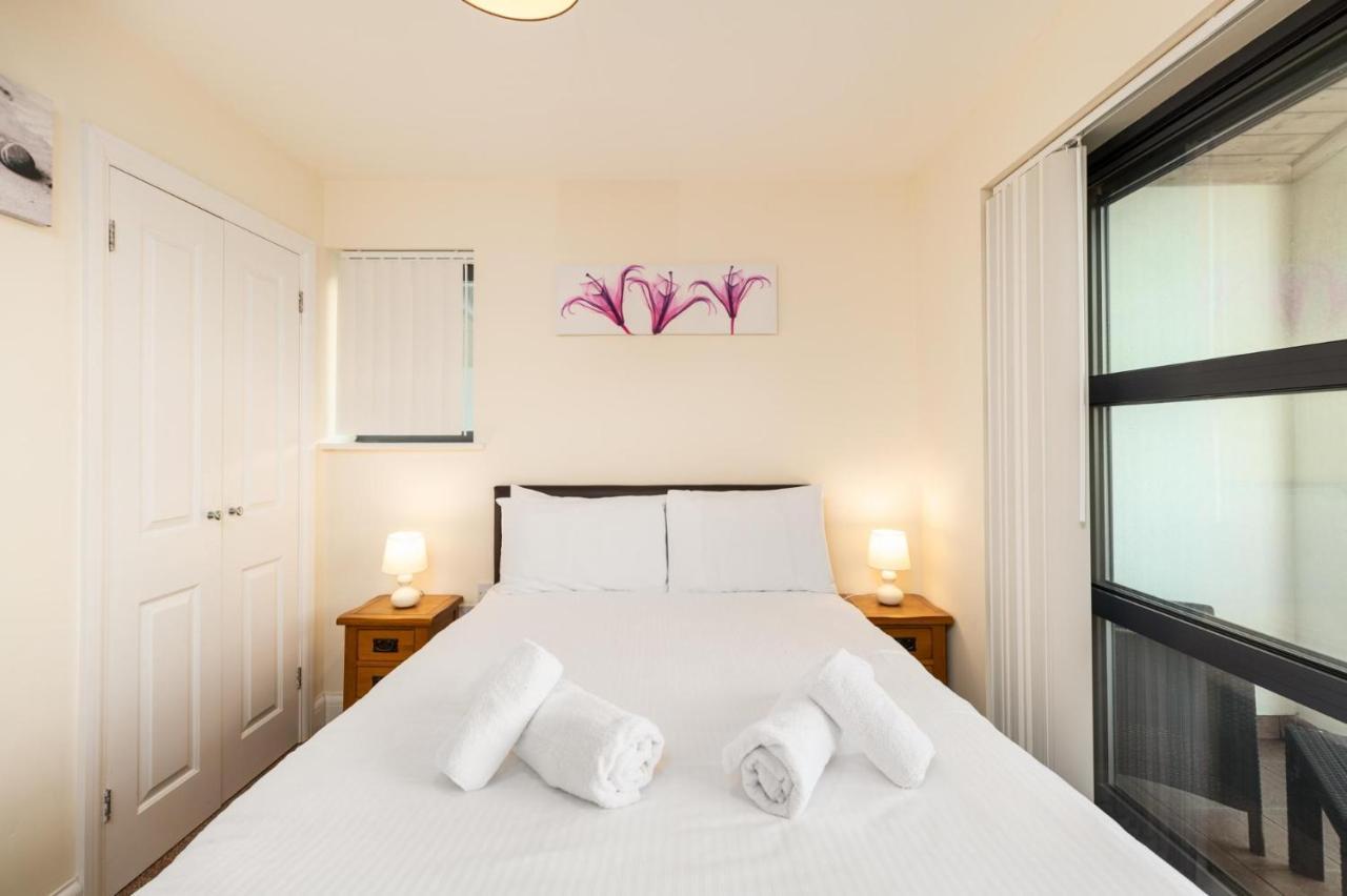 Stylish & Spacious 2Bd Apartment Westbeach Resort 바이드포드 외부 사진